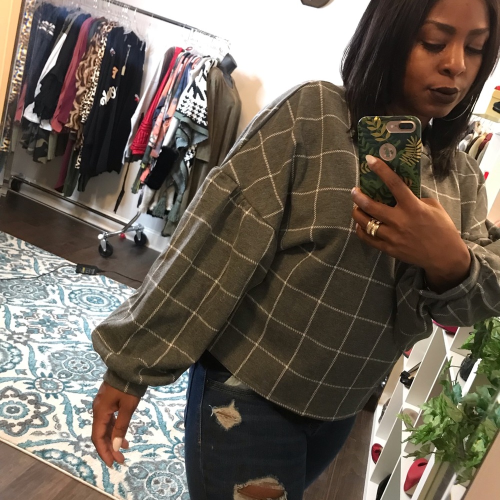 BRAND NEW!! GREY GRID TOP!